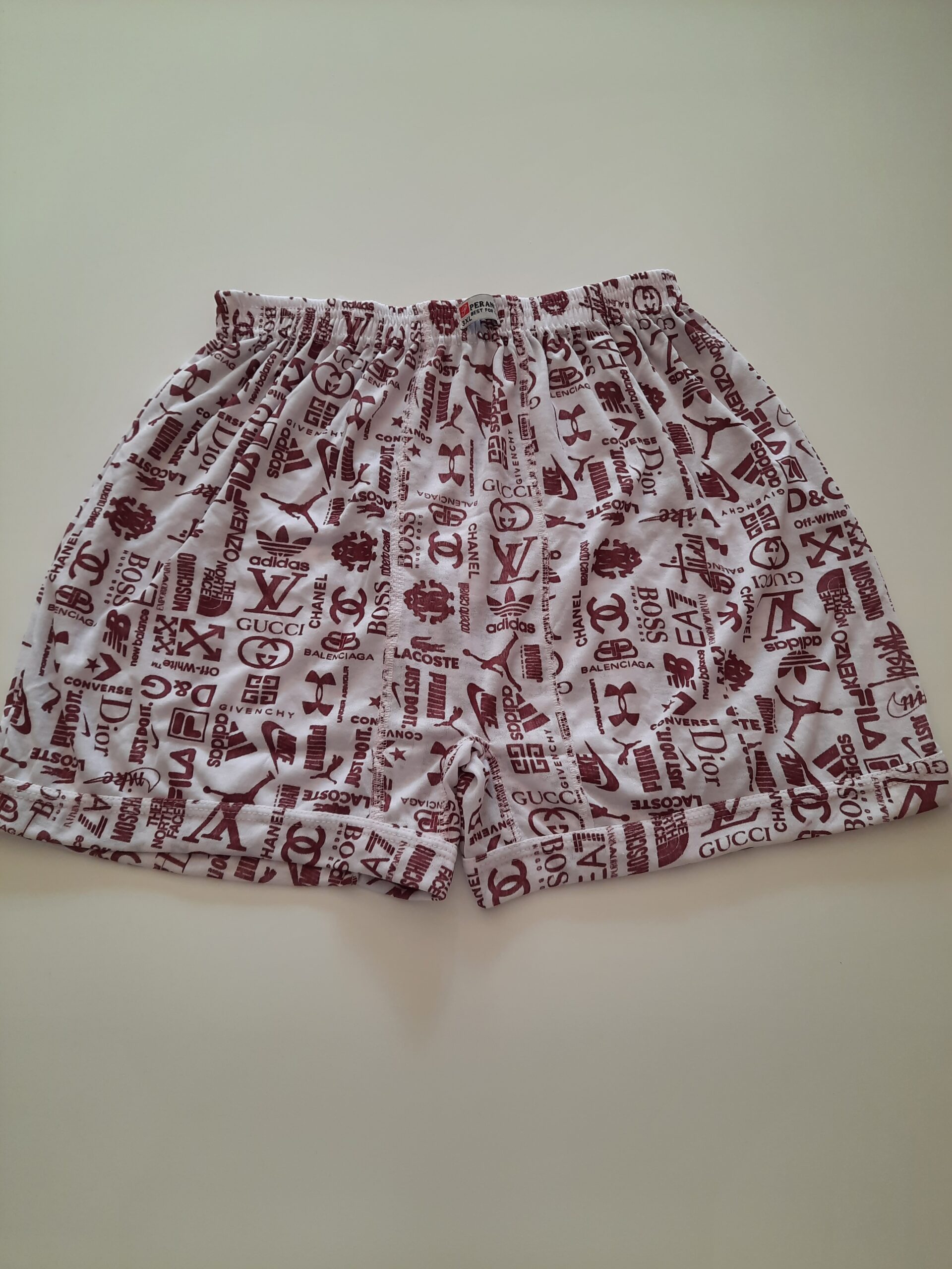 شورت پادار نخی مدل چاپی پرنس (perance) – راحتی با طرحهای جذاب 3 شورت پادار نخی مدل چاپی – نرم، سبک، تنفسپذیر و ضد حساسیت، با طراحی راحت، کش مقاوم و طرحهای چاپی متنوع، مناسب برای استفاده روزانه.