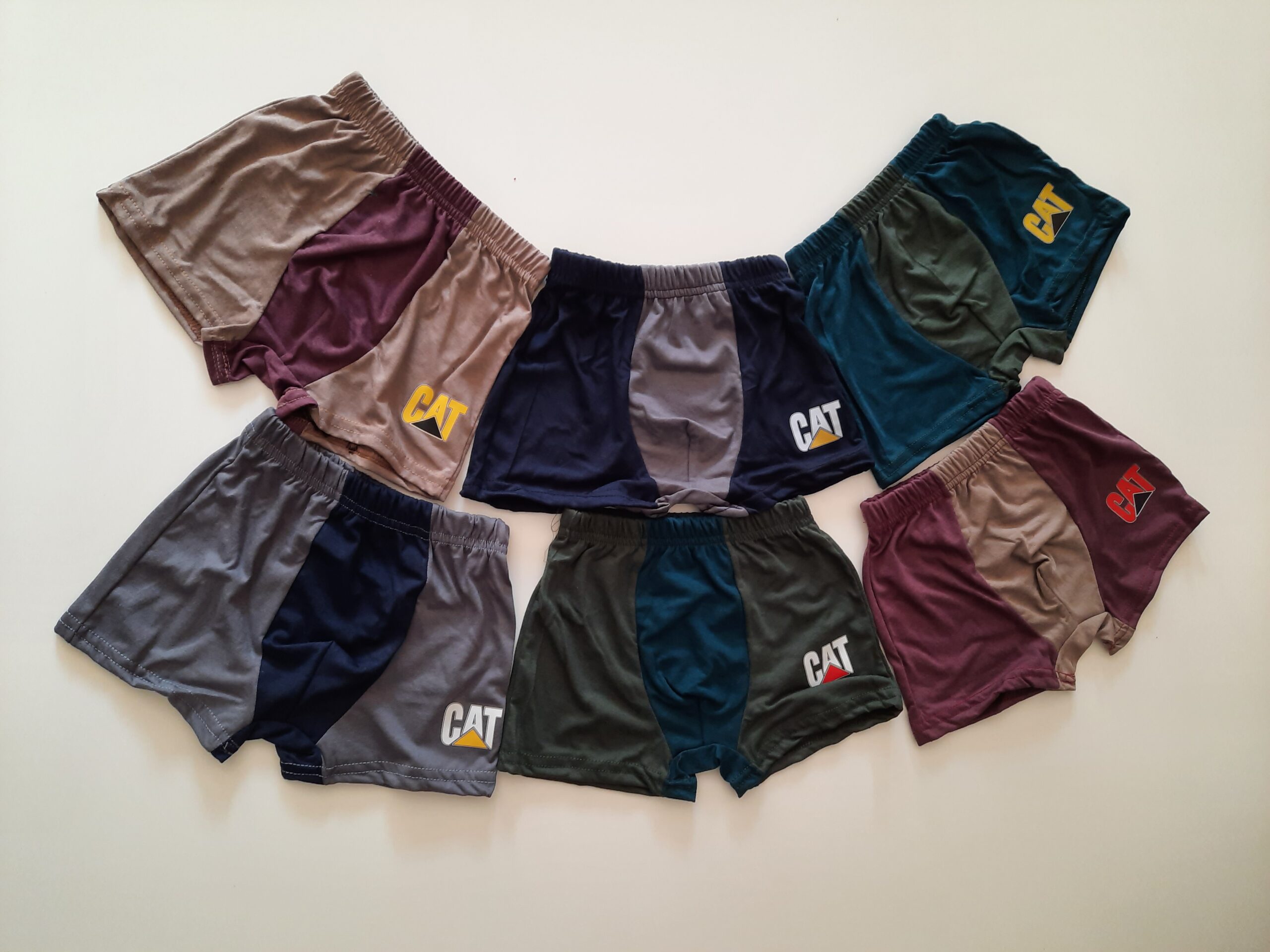 شورت پادار پسرانه نخی – راحتی و تنوع رنگی برای شادابی بیشتر 4 شورت پادار پسرانه نخی – راحتی و تنوع رنگی برای شادابی بیشتر - Image 4