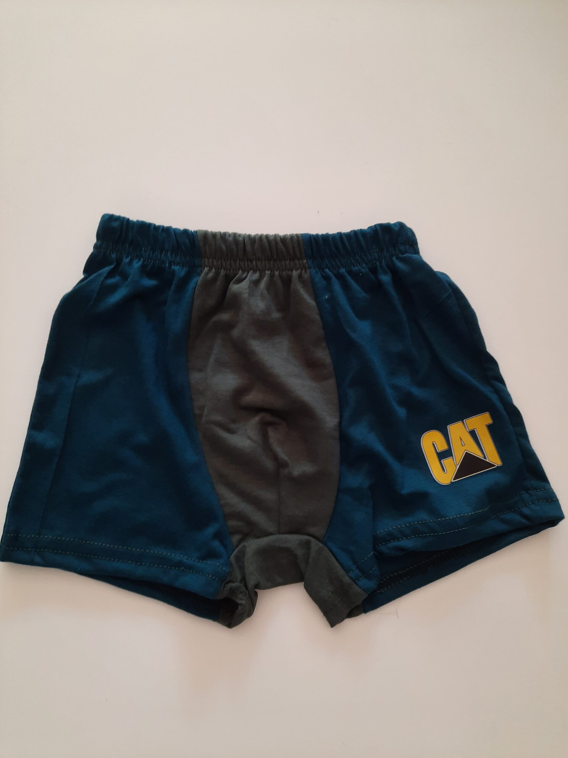 شورت پادار پسرانه نخی – راحتی و تنوع رنگی برای شادابی بیشتر 2 شورت پادار پسرانه نخی – راحتی و تنوع رنگی برای شادابی بیشتر