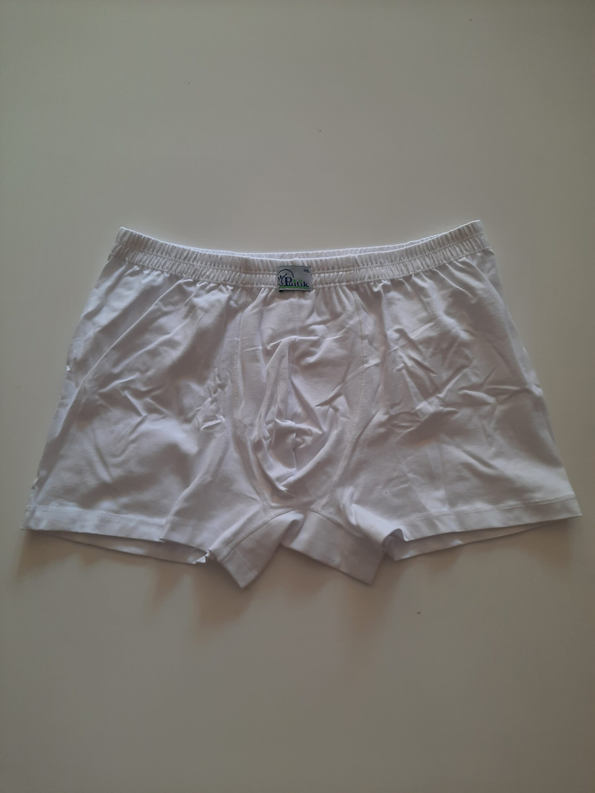 شورت پادار مردانه پویتک (Puitik) – راحتی و طراوت با رنگ سفید 2 شورت پادار مردانه پویتک (Puitik) – راحتی و طراوت با رنگ سفید